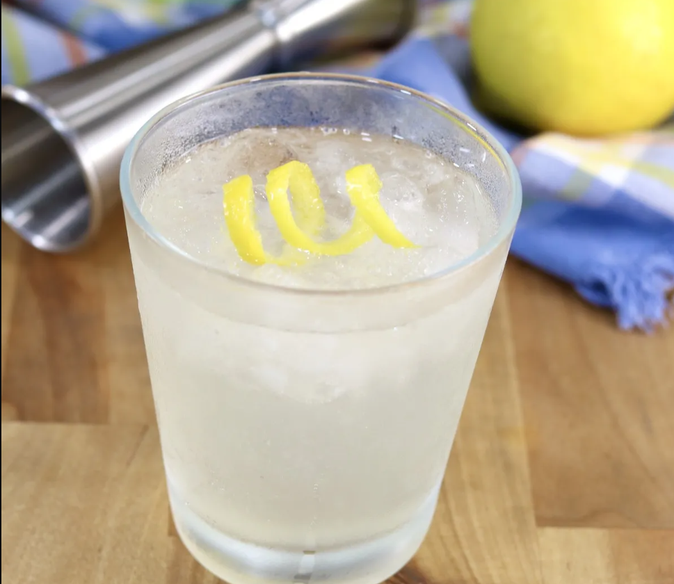 2022-11-17 15_44_15-Gin-Sour-Cocktail-Recipe-Image-F.jpeg (1200%C3%971200) %E2%80%93 Google Chrome